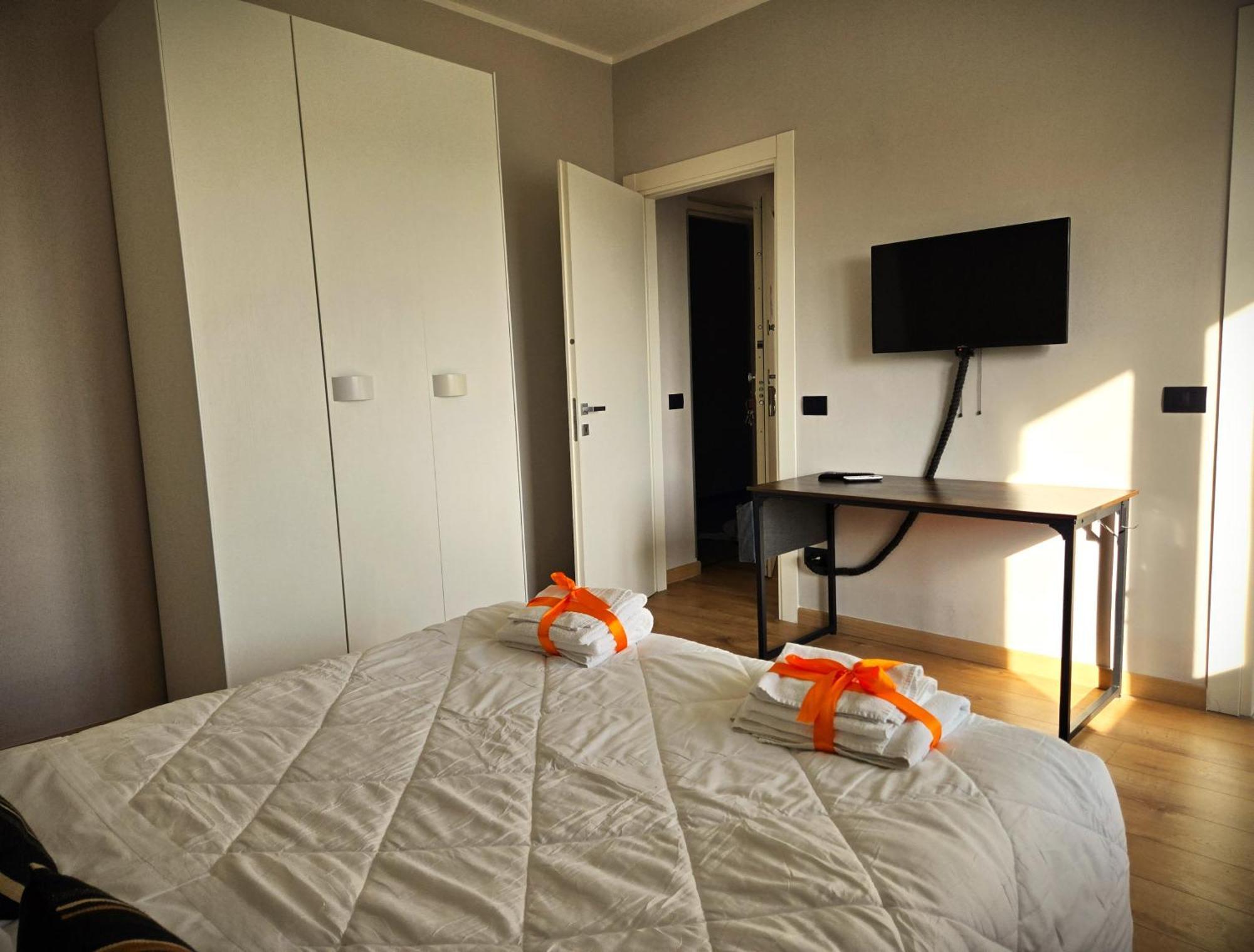 7 Lakes Aparthotel Burolo Exteriör bild