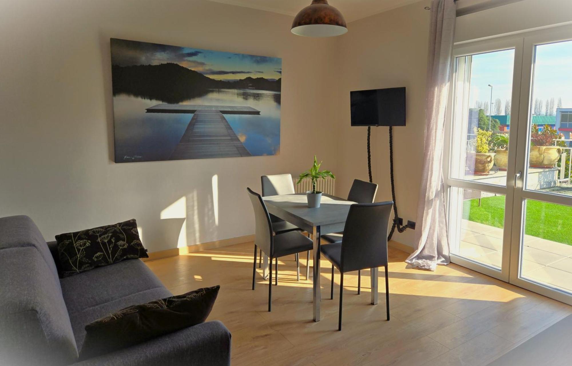 7 Lakes Aparthotel Burolo Exteriör bild