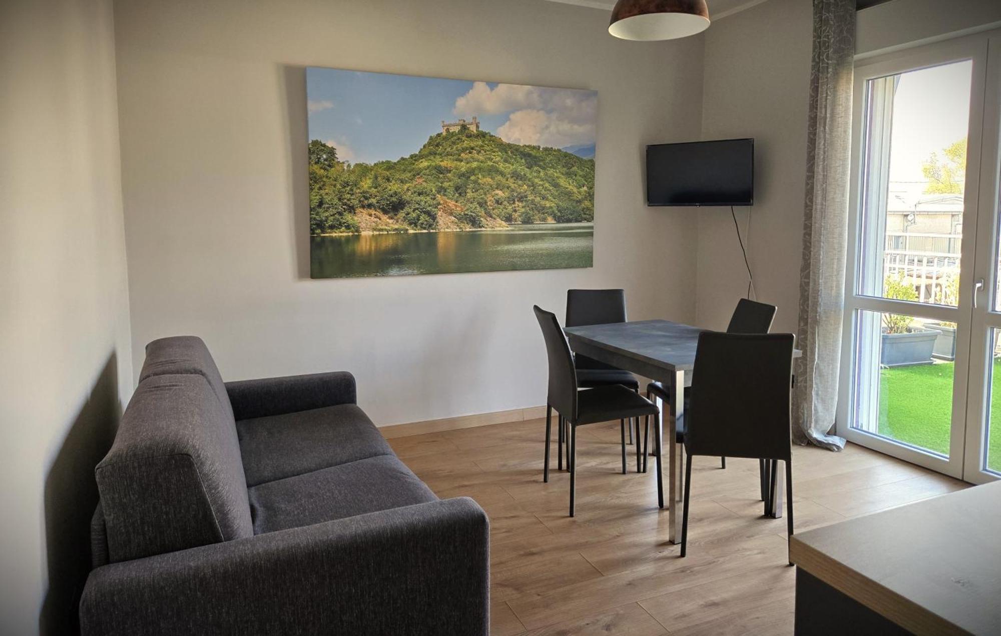 7 Lakes Aparthotel Burolo Exteriör bild